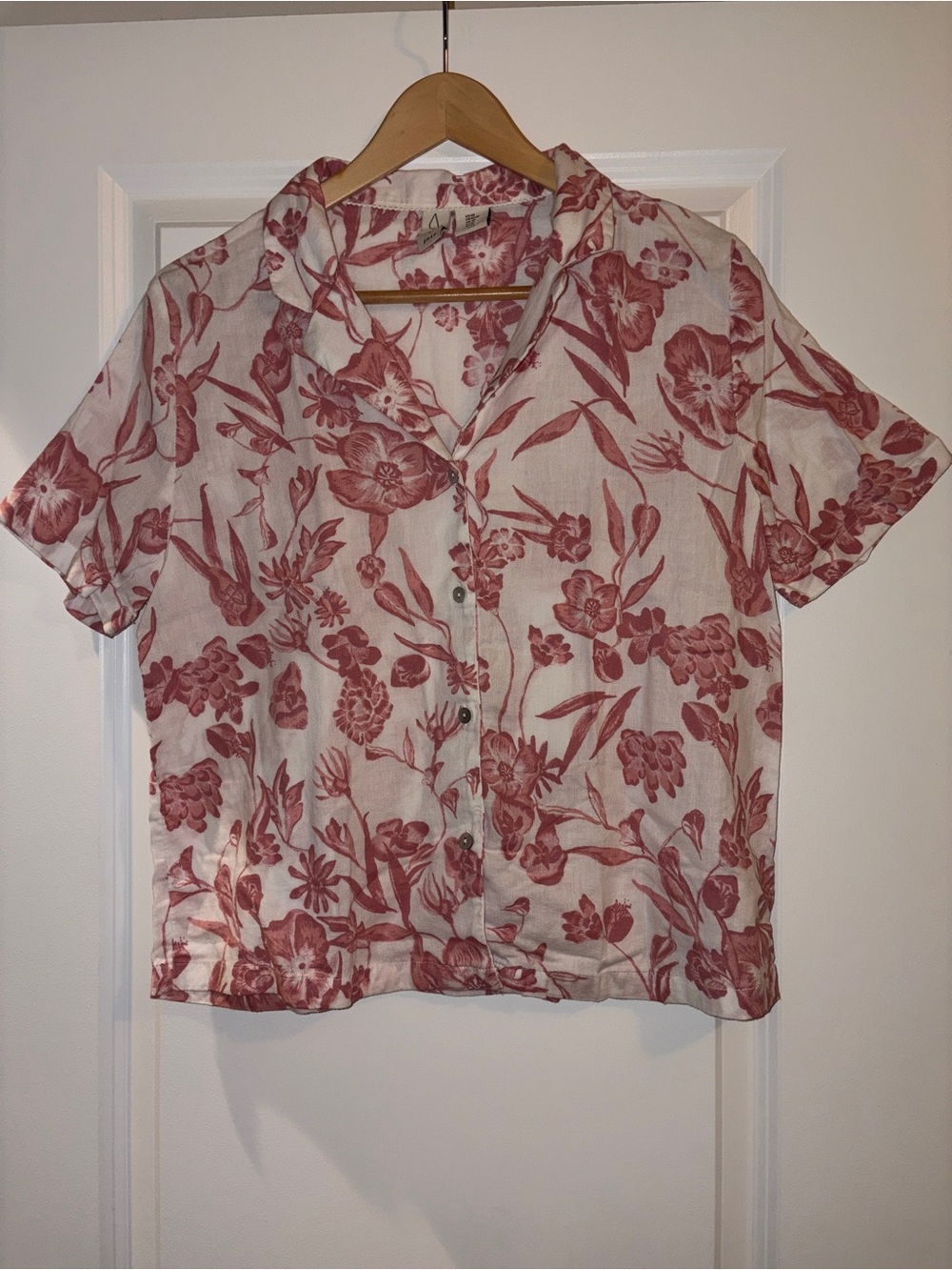 Joie | 100% Cotton White and Red Short-Sleeve Button Down Shirt w/Floral Print